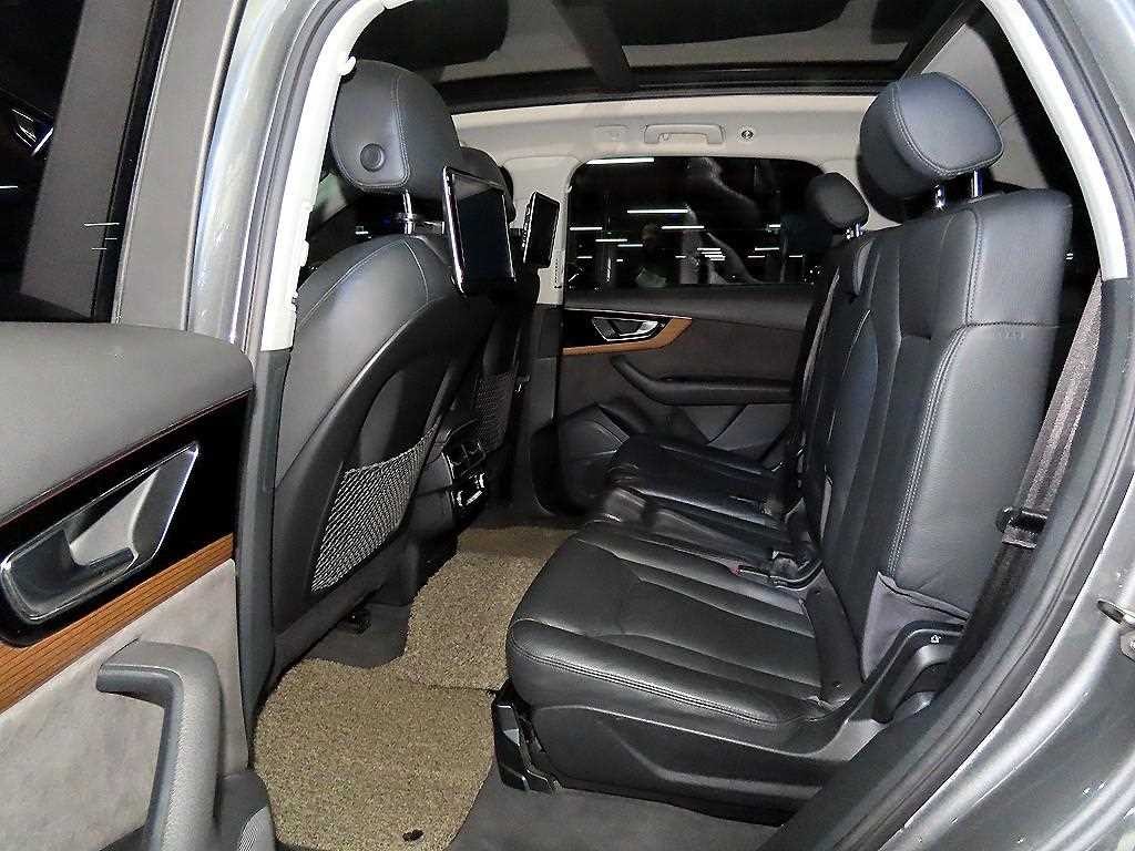 아우디 Q7 Q7 (4M) 35 TDI 콰트로 프리미엄 TECH 이미지 7