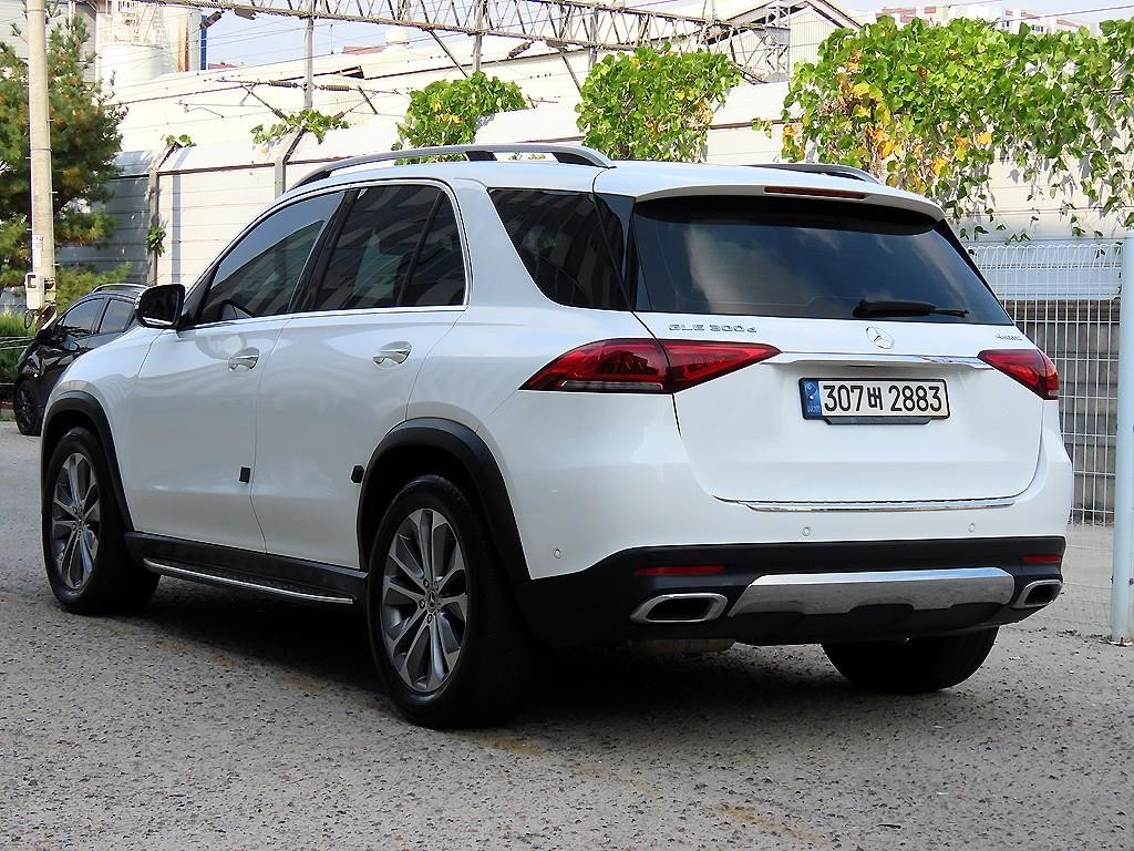 벤츠 GLE 클래스 GLE 클래스 W167 GLE 300d 4MATIC 이미지 3