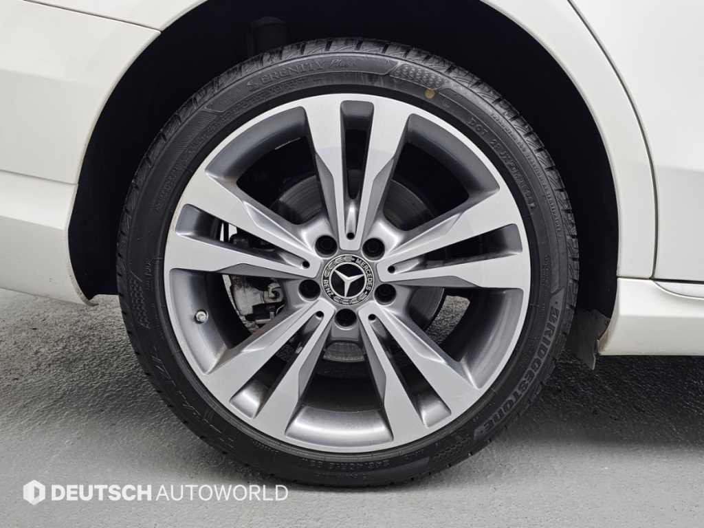 벤츠 C 클래스 C클래스 W205 C220 d 4MATIC 아방가르드 이미지 5