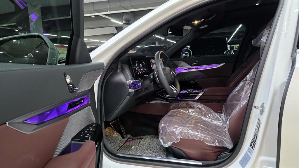 BMW 7시리즈 7시리즈 (G70) 740d xDrive M 스포츠 이미지 12