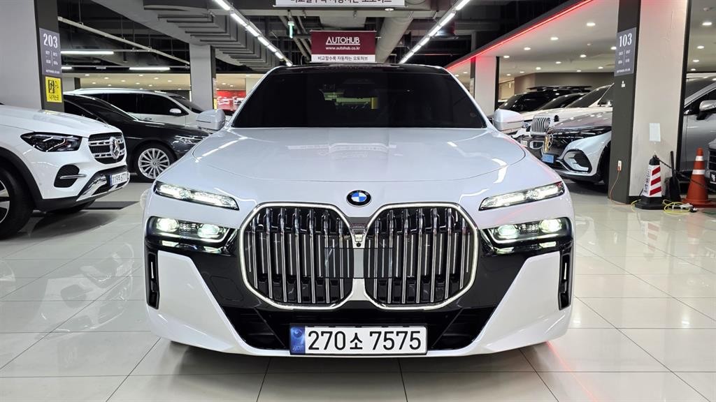 BMW 7시리즈 7시리즈 (G70) 740d xDrive M 스포츠 이미지 17