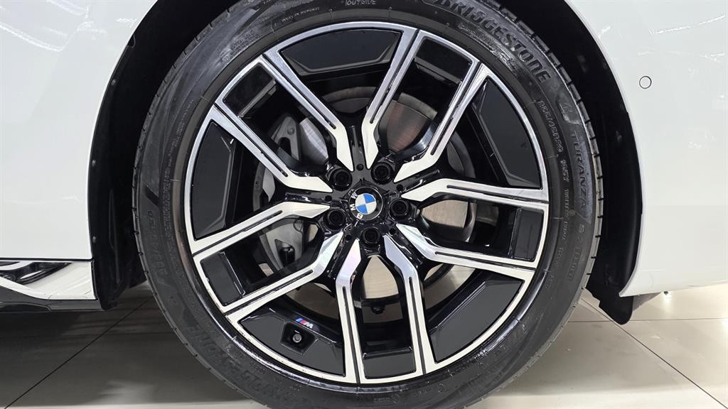 BMW 7시리즈 7시리즈 (G70) 740d xDrive M 스포츠 이미지 19