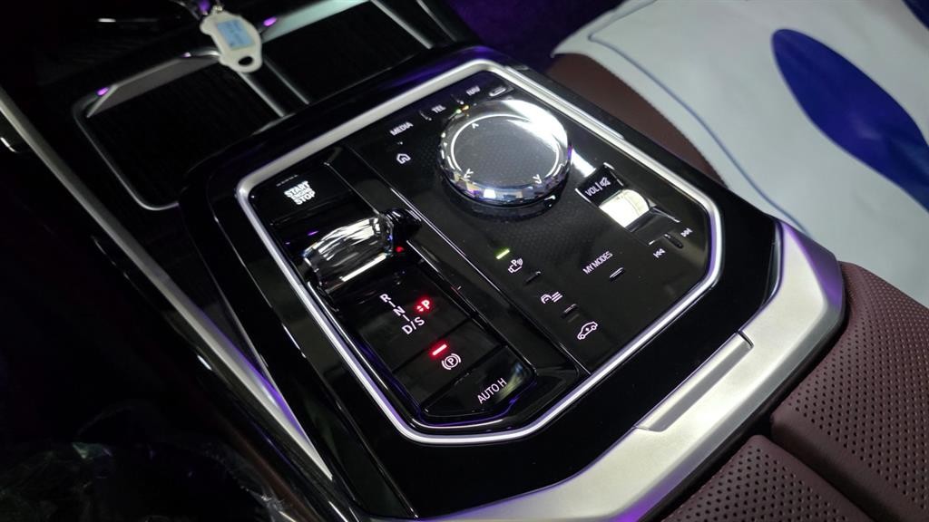 BMW 7시리즈 7시리즈 (G70) 740d xDrive M 스포츠 이미지 4