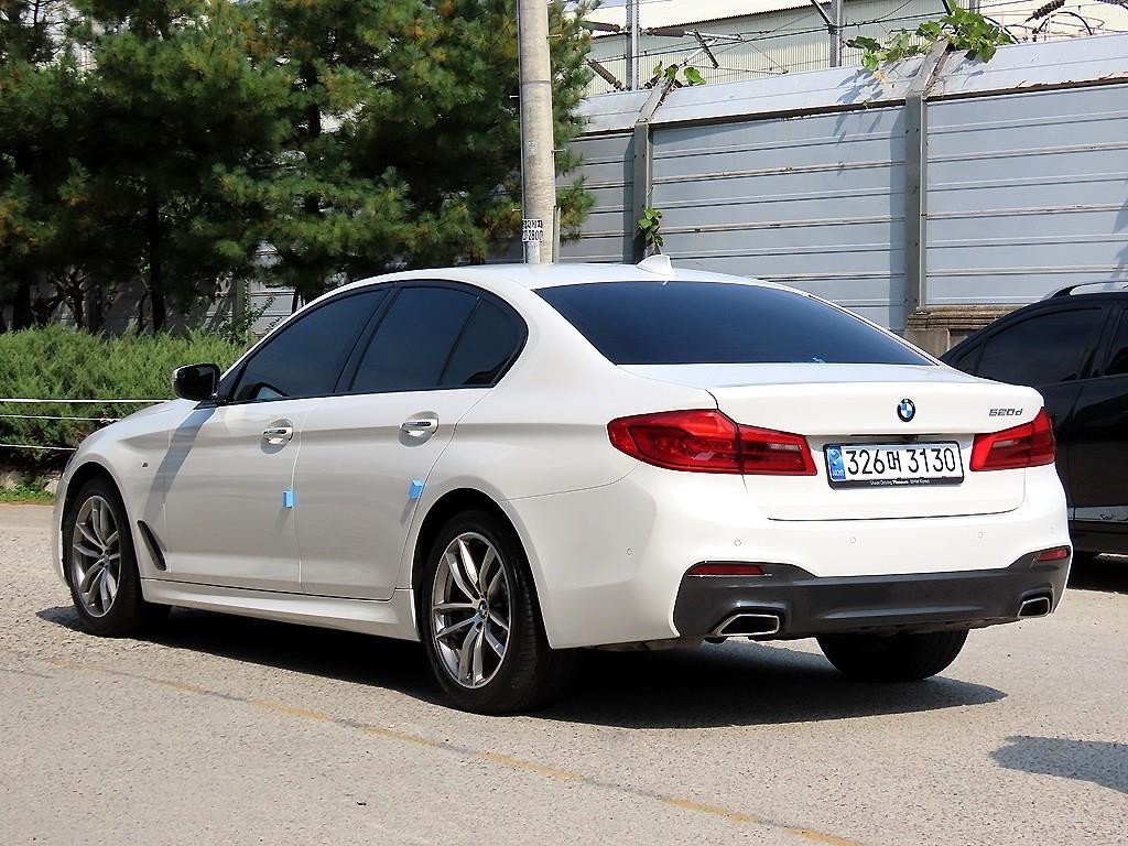 BMW 5시리즈 5시리즈 (G30) 520d M 스포츠 이미지 3
