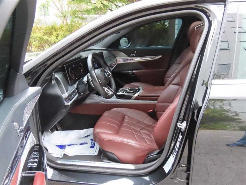 BMW 7시리즈 7시리즈 (G70) 740i xDrive M 스포츠 이미지 12