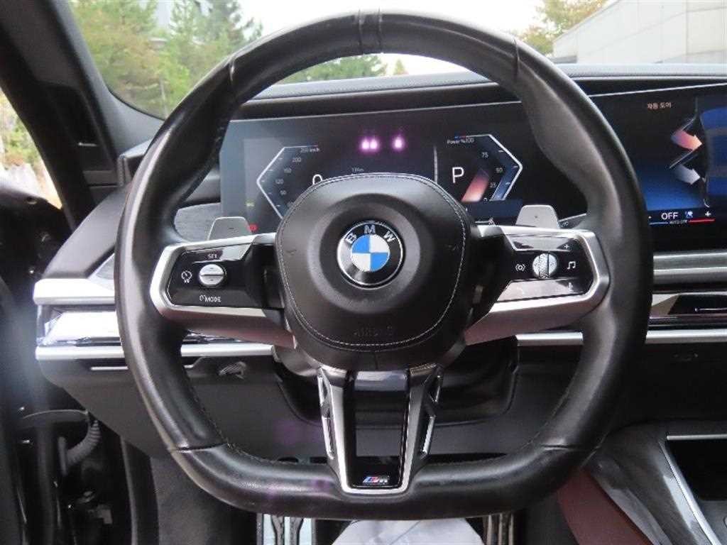 BMW 7시리즈 7시리즈 (G70) 740i xDrive M 스포츠 이미지 14