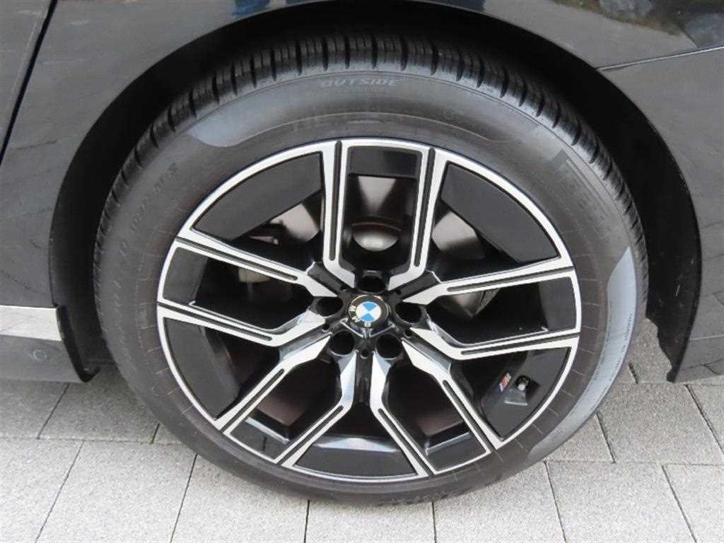 BMW 7시리즈 7시리즈 (G70) 740i xDrive M 스포츠 이미지 16