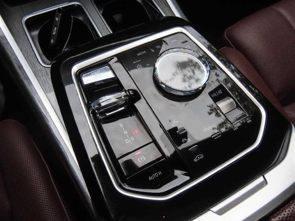 BMW 7시리즈 7시리즈 (G70) 740i xDrive M 스포츠 이미지 6