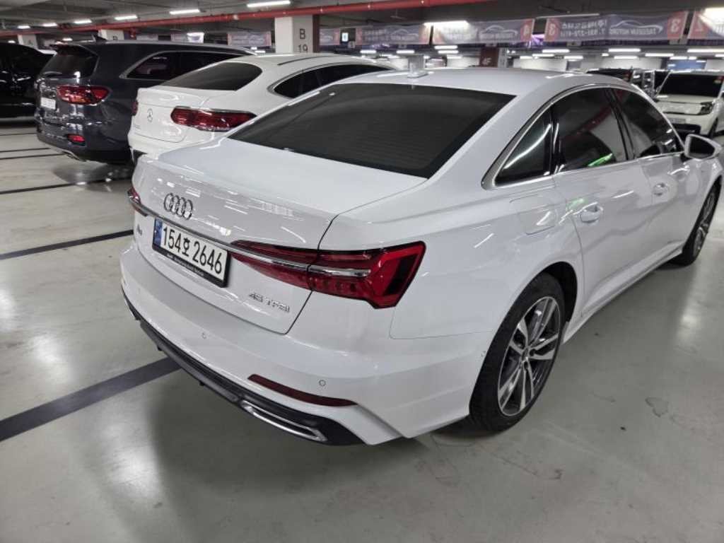 아우디 A6 A6 (C8) 45 TFSI 프리미엄 이미지 4