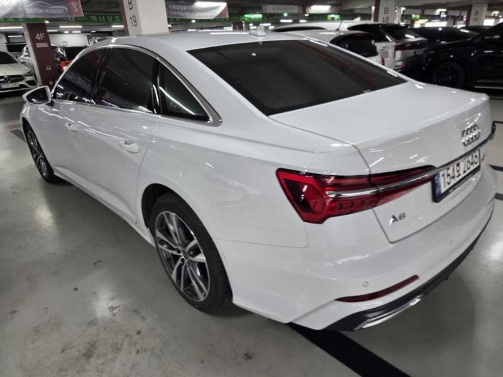 아우디 A6 A6 (C8) 45 TFSI 프리미엄 이미지 5