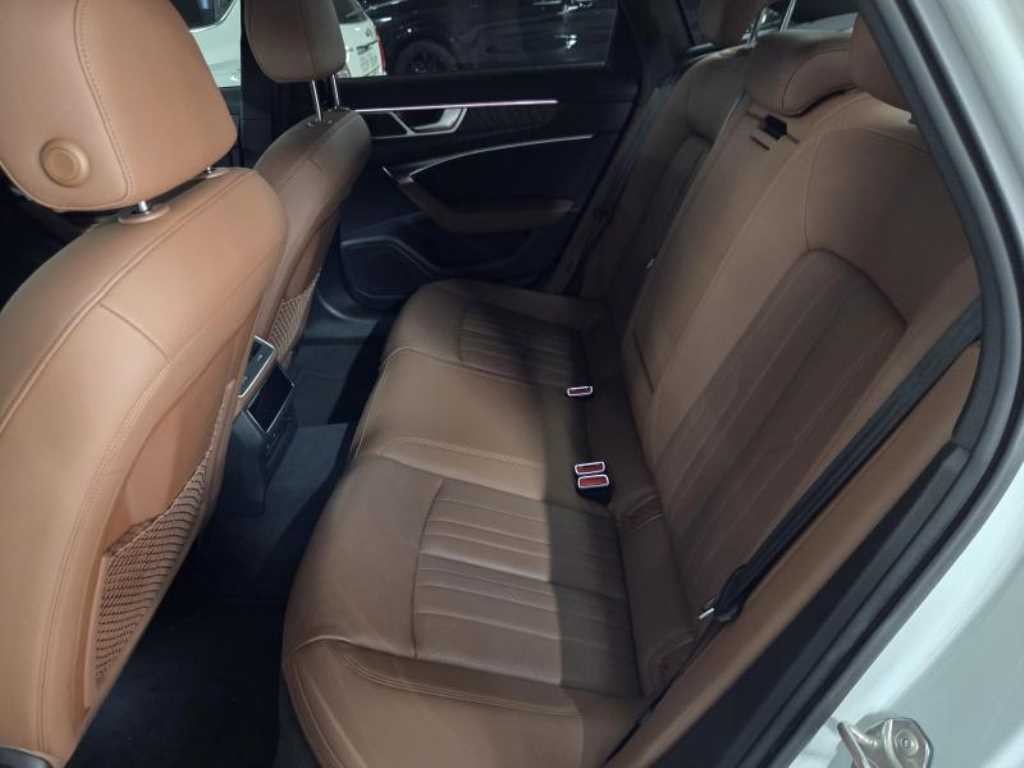 아우디 A6 A6 (C8) 45 TFSI 프리미엄 이미지 8