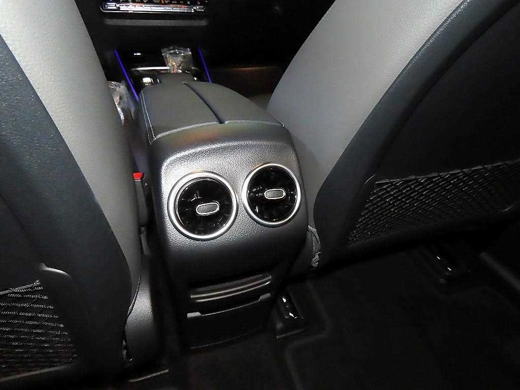 벤츠 EQB EQB (X243) EQB 300 4MATIC 일렉트릭 아트 이미지 13