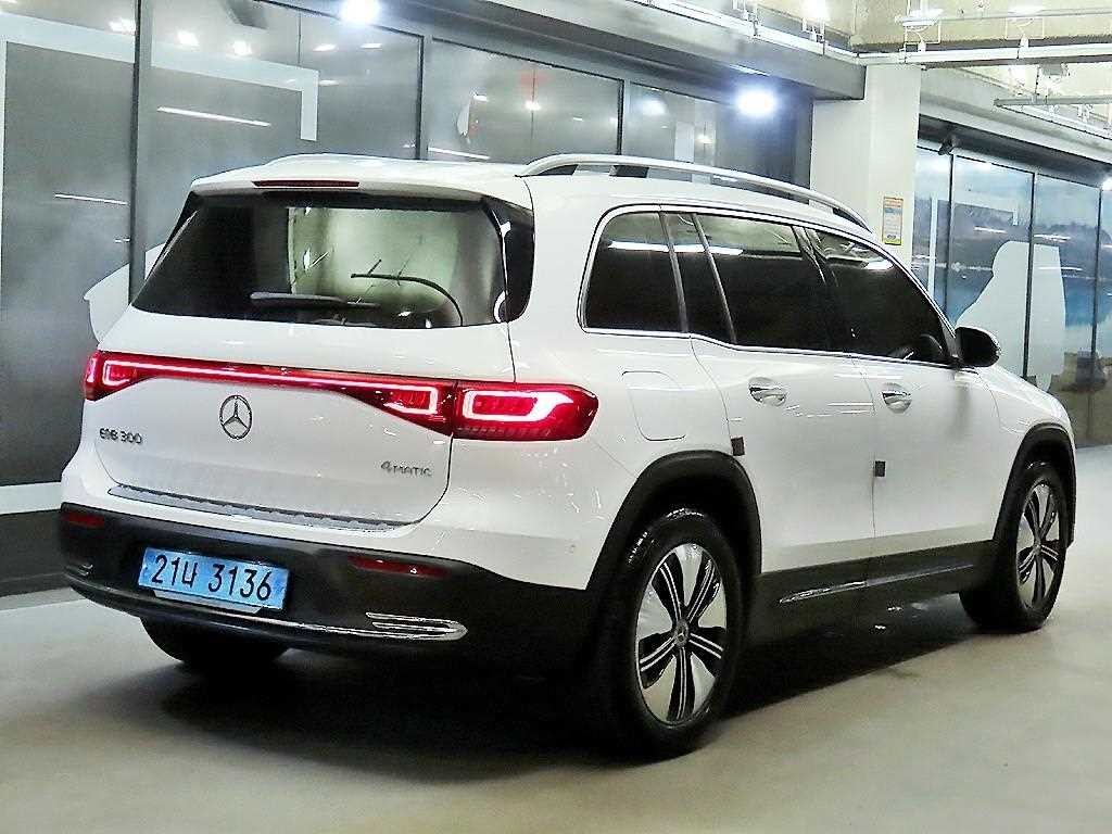 벤츠 EQB EQB (X243) EQB 300 4MATIC 일렉트릭 아트 이미지 4