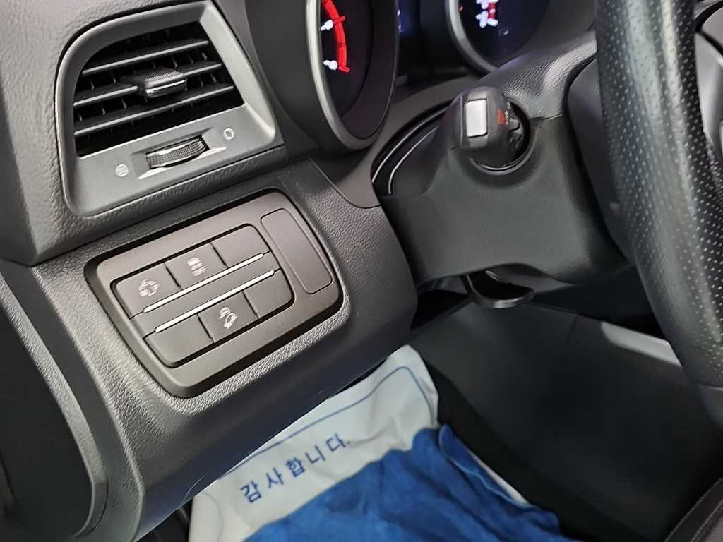 KG모빌리티(쌍용) 티볼리 티볼리 아머 2WD 디젤 VX 이미지 16