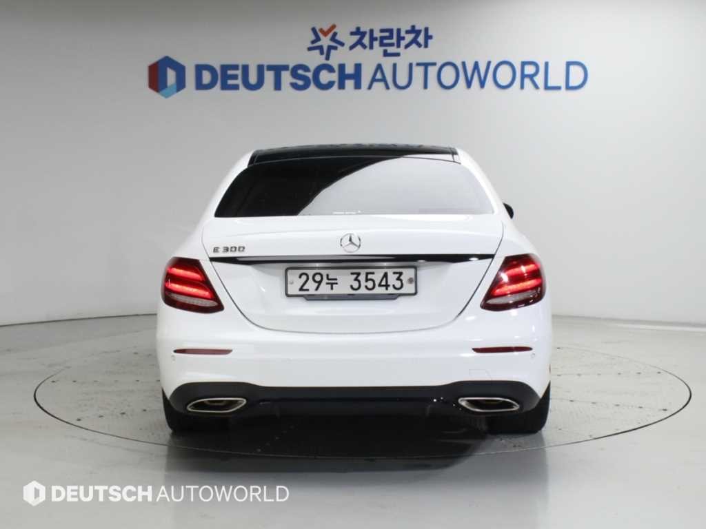 벤츠 E 클래스 E-클래스 W213 E300 AMG LINE 이미지 4