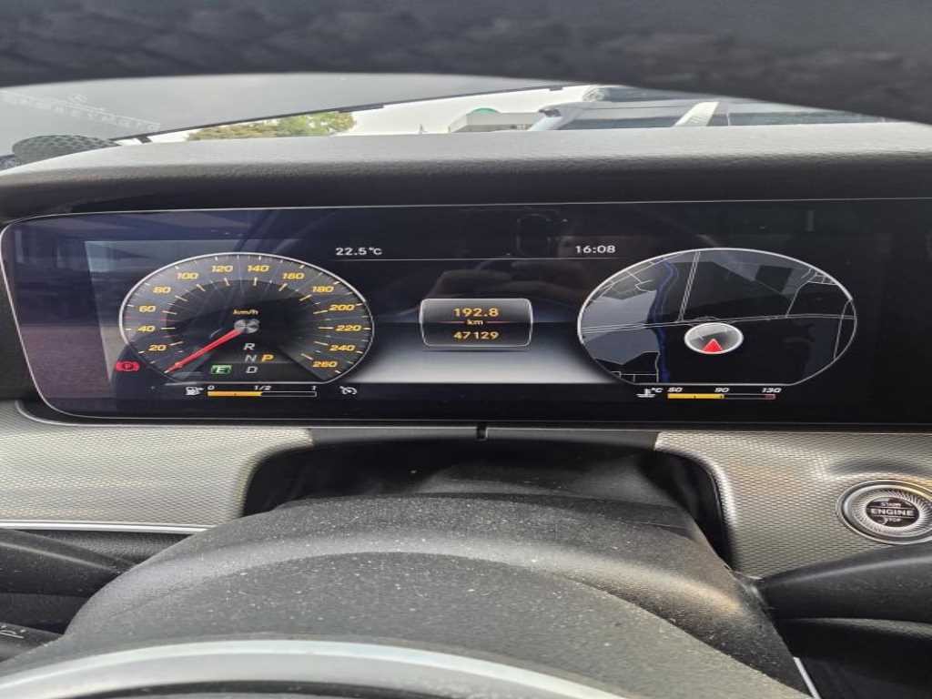 벤츠 E 클래스 E-클래스 W213 E300 AMG LINE 이미지 3