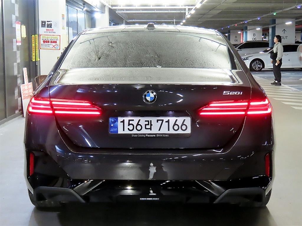 BMW 5시리즈 5시리즈 (G60) 520i M 스포츠 이미지 5