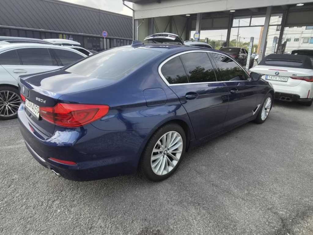 BMW 5시리즈 5시리즈 (G30) 520d xDrive 럭셔리 플러스 이미지 4