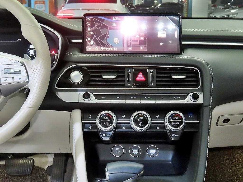 제네시스 G70 더 뉴 G70 가솔린 2.0T 2WD 이미지 13