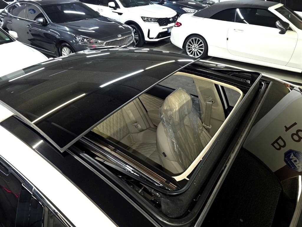 제네시스 G70 더 뉴 G70 가솔린 2.0T 2WD 이미지 6