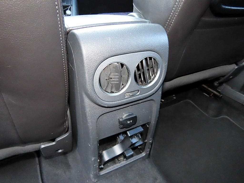 폭스바겐 티구안 뉴티구안 2.0 TDI 프리미엄 이미지 17