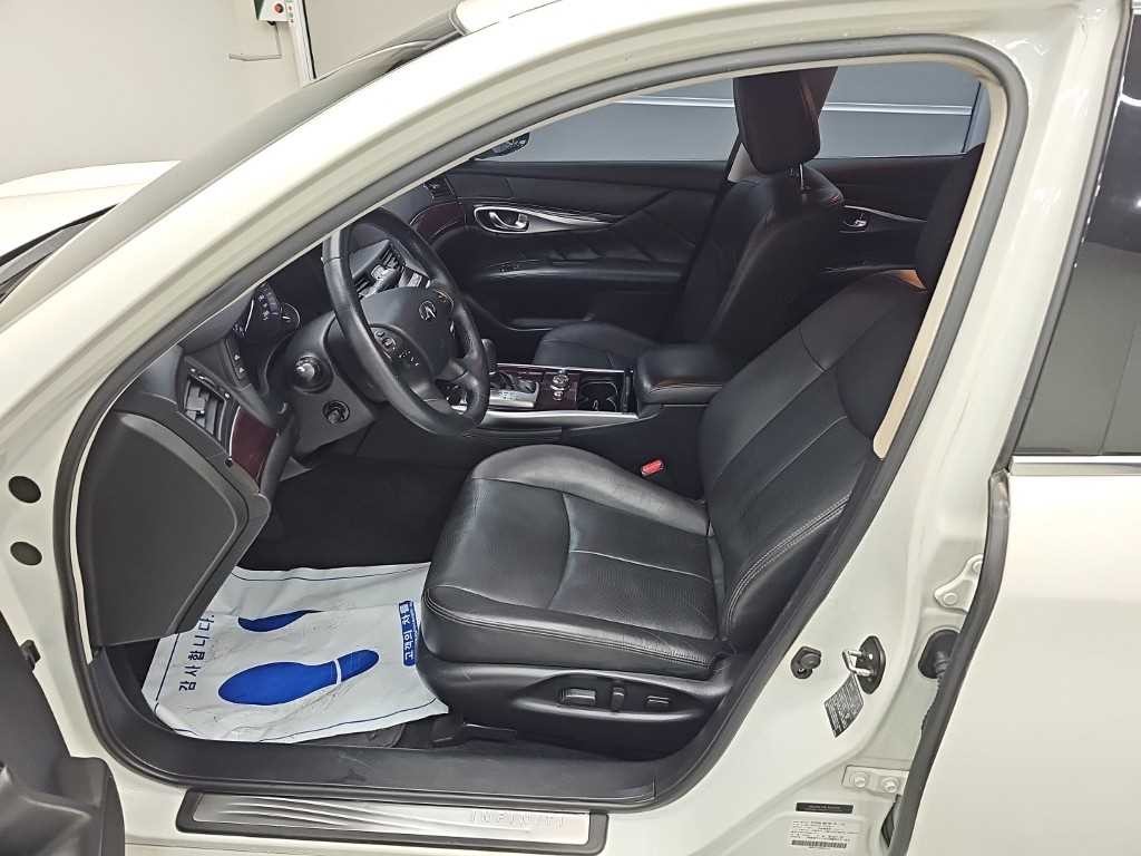 인피니티 Q Q70 3.7스타일 이미지 11
