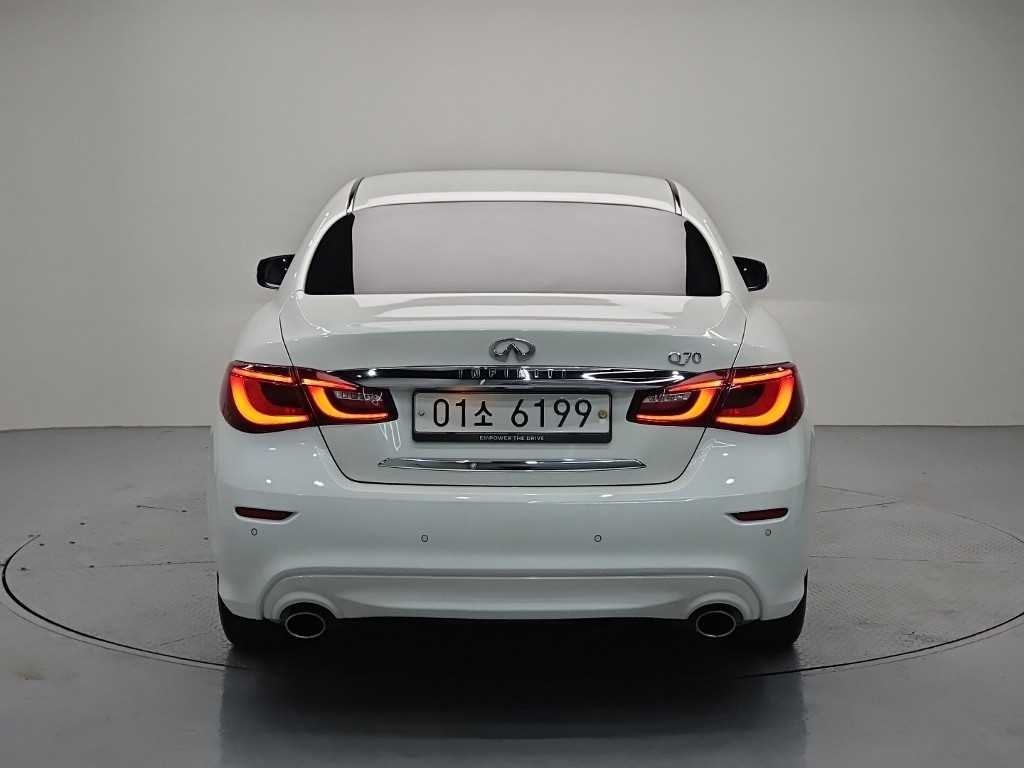 인피니티 Q Q70 3.7스타일 이미지 3