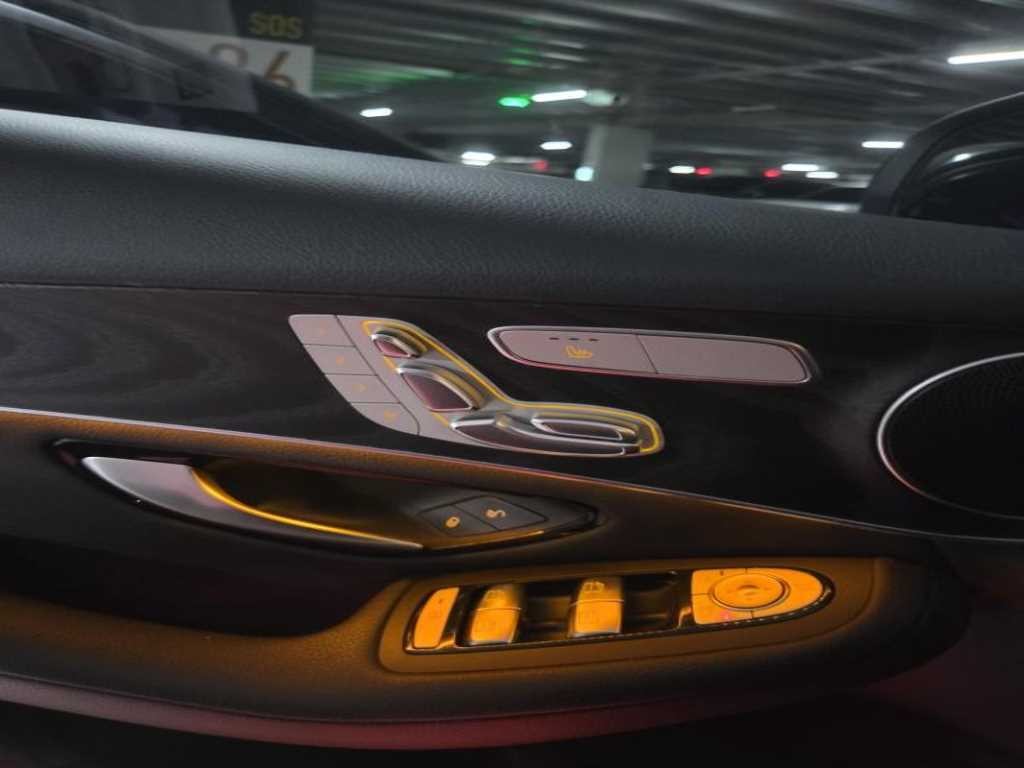 벤츠 GLC 클래스 GLC클래스 X253 GLC 300 4MATIC 쿠페 이미지 16