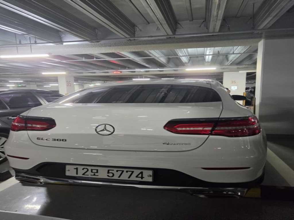 벤츠 GLC 클래스 GLC클래스 X253 GLC 300 4MATIC 쿠페 이미지 4