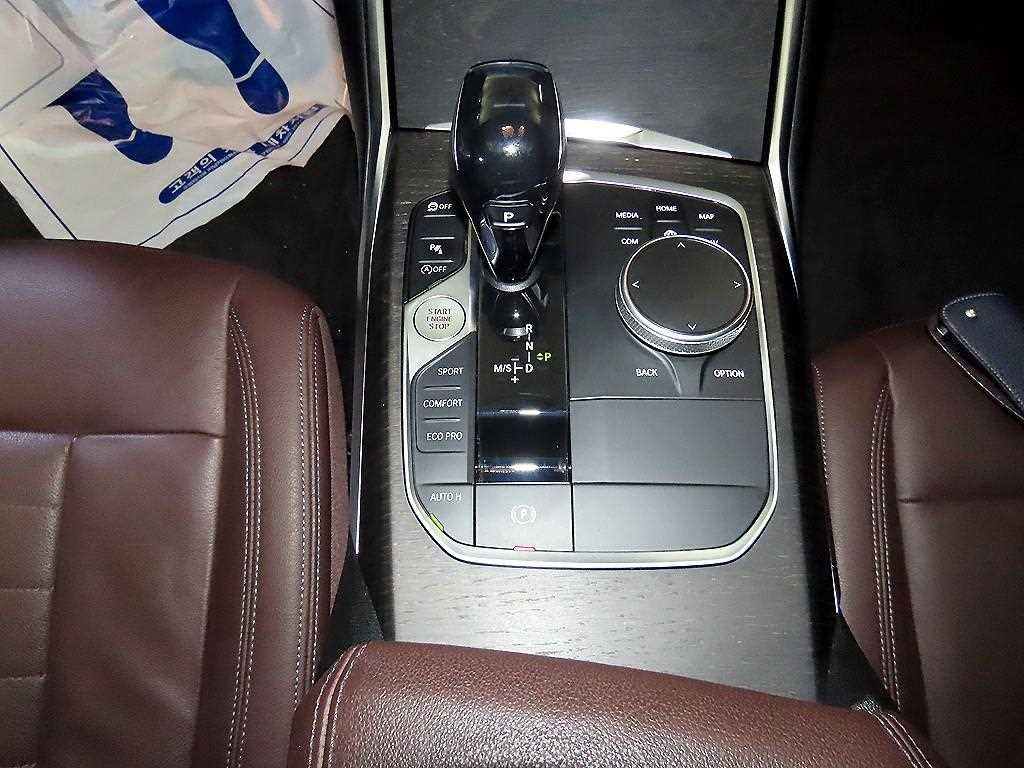 BMW 3시리즈 3시리즈 (G20) 320d 럭셔리 이미지 12