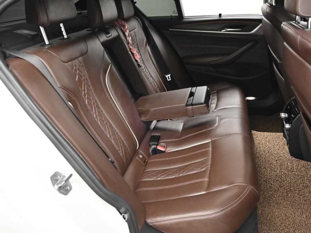 BMW 5시리즈 5시리즈 (G30) 530i xDrive M 스포츠 플러스 이미지 12