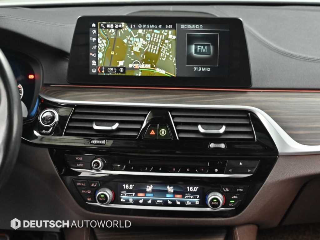 BMW 5시리즈 5시리즈 (G30) 530i xDrive M 스포츠 플러스 이미지 14
