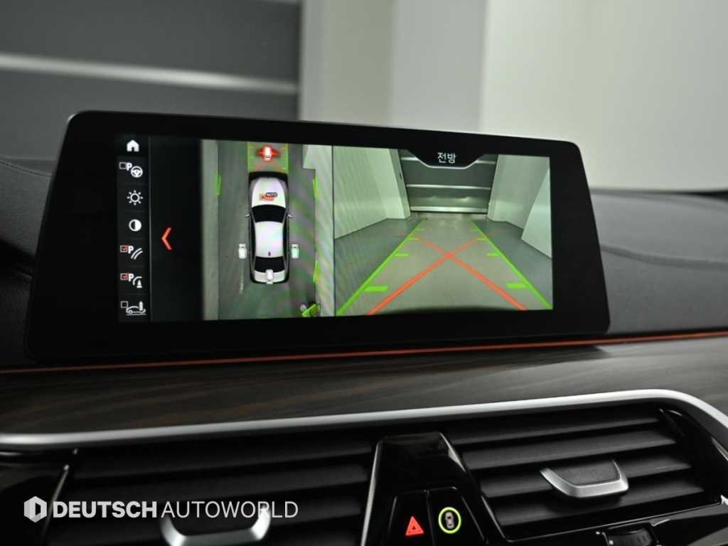 BMW 5시리즈 5시리즈 (G30) 530i xDrive M 스포츠 플러스 이미지 15