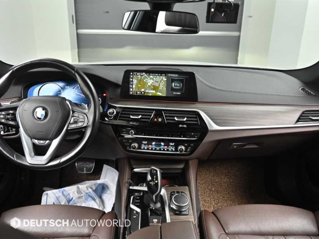 BMW 5시리즈 5시리즈 (G30) 530i xDrive M 스포츠 플러스 이미지 7