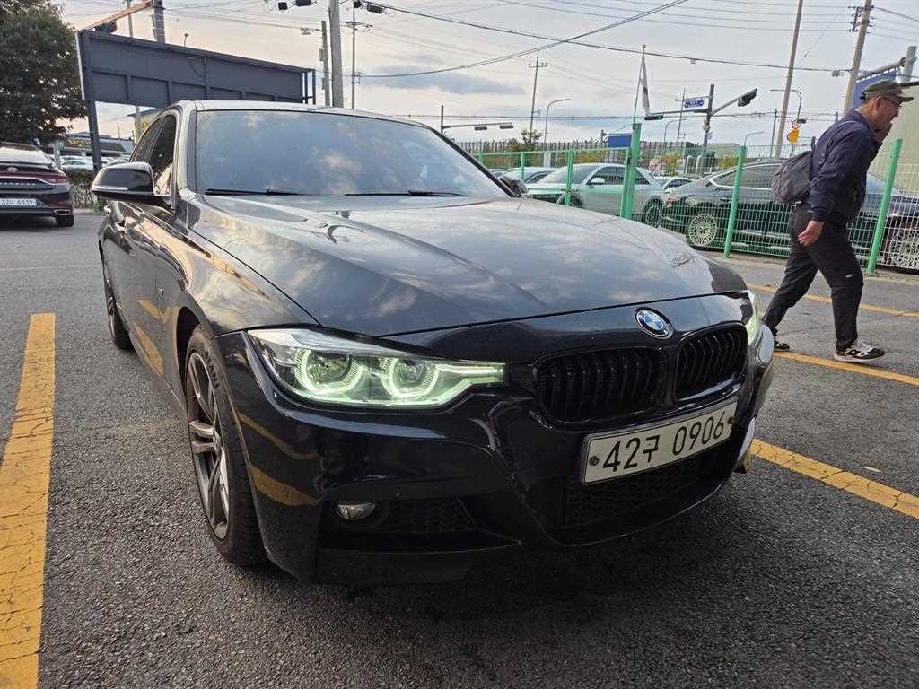 BMW 3시리즈 3시리즈 (F30) 320d M 스포츠 이미지 1