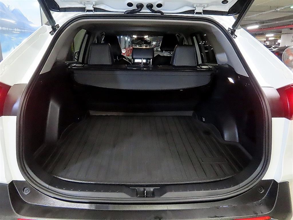 토요타 라브4 RAV4(5세대) 2.5 2WD 하이브리드 XLE 이미지 17