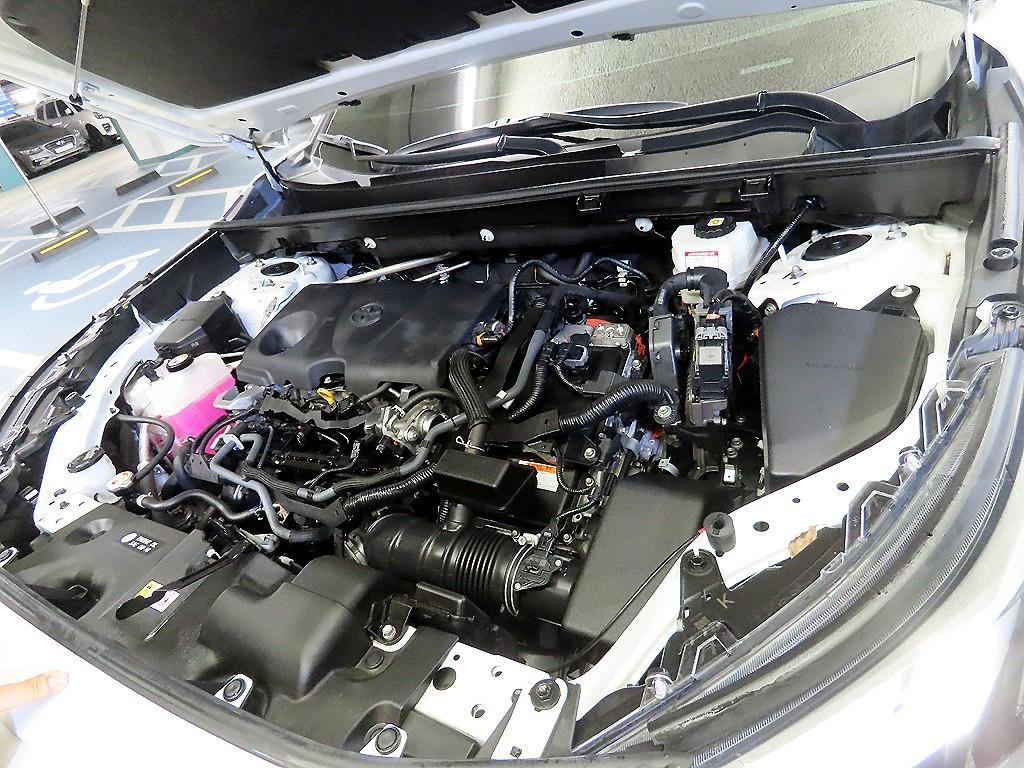 토요타 라브4 RAV4(5세대) 2.5 2WD 하이브리드 XLE 이미지 19