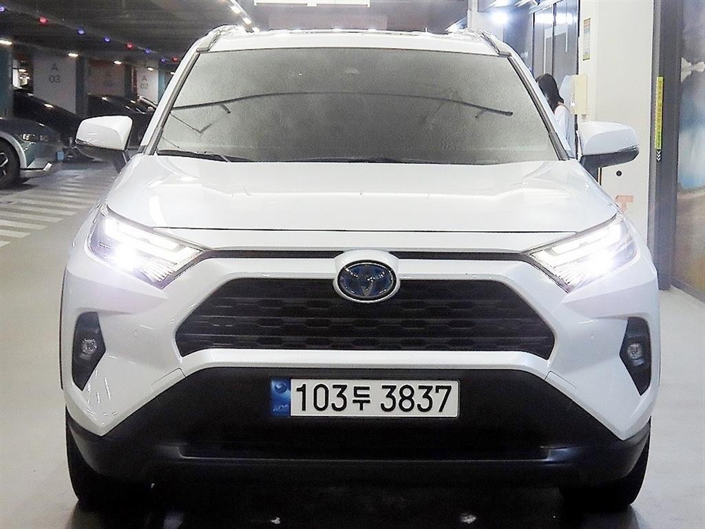 토요타 라브4 RAV4(5세대) 2.5 2WD 하이브리드 XLE 이미지 2