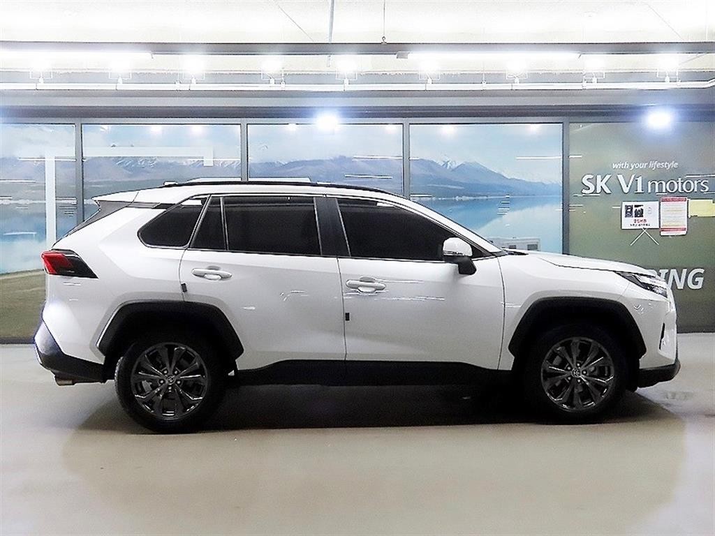 토요타 라브4 RAV4(5세대) 2.5 2WD 하이브리드 XLE 이미지 3