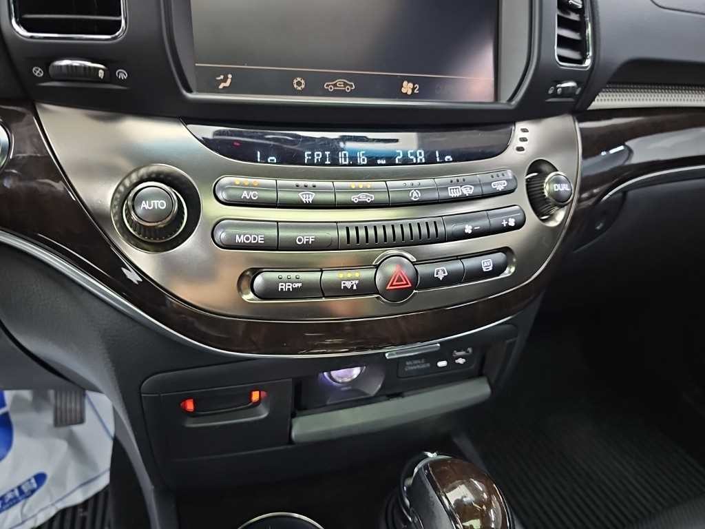 KG모빌리티(쌍용) 체어맨 뉴체어맨W 가솔린 4WD CW700 4TRONIC 프레스티지 이미지 10