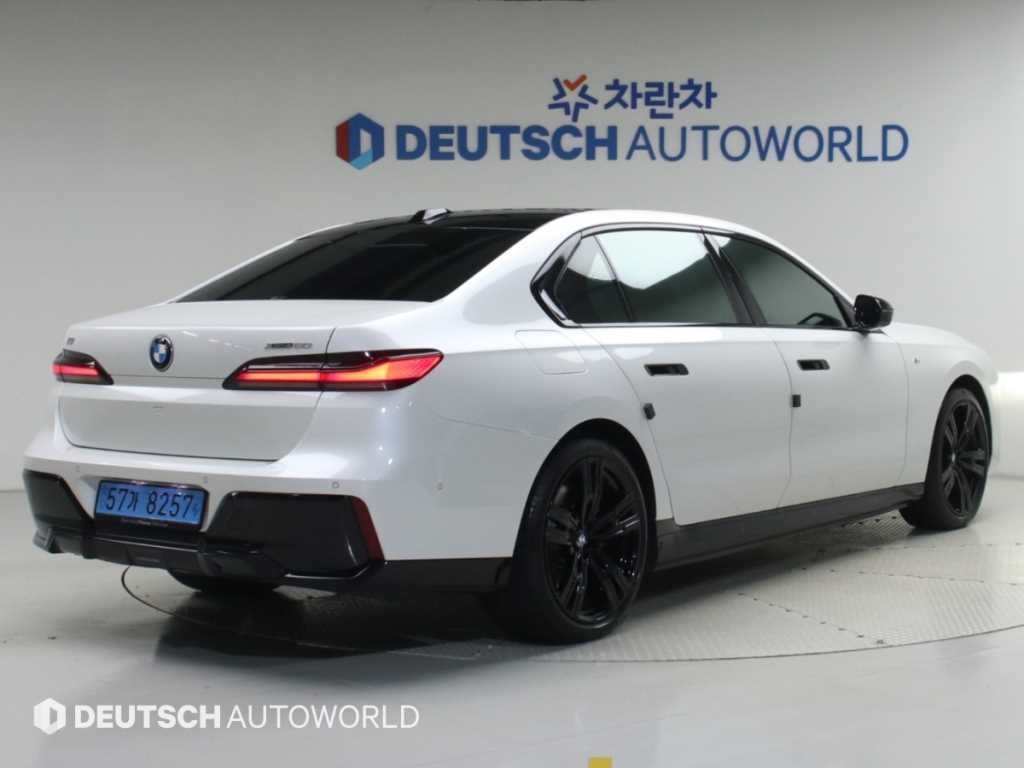 BMW i7 BMW i7 xDrive 60 M 스포츠 이그제큐티브 팩 이미지 2