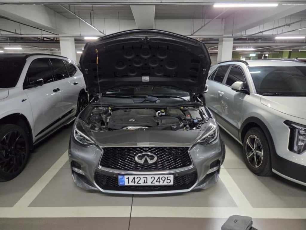인피니티 Q Q30 2.0 프리미엄 이미지 1