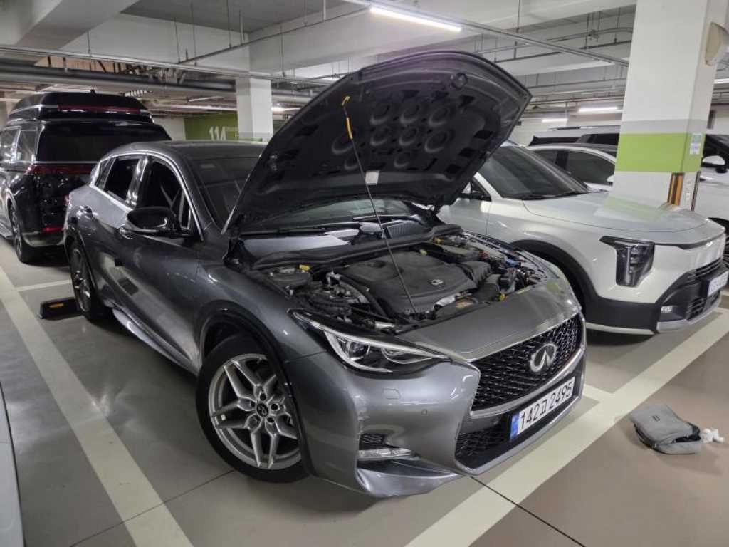 인피니티 Q Q30 2.0 프리미엄 이미지 2