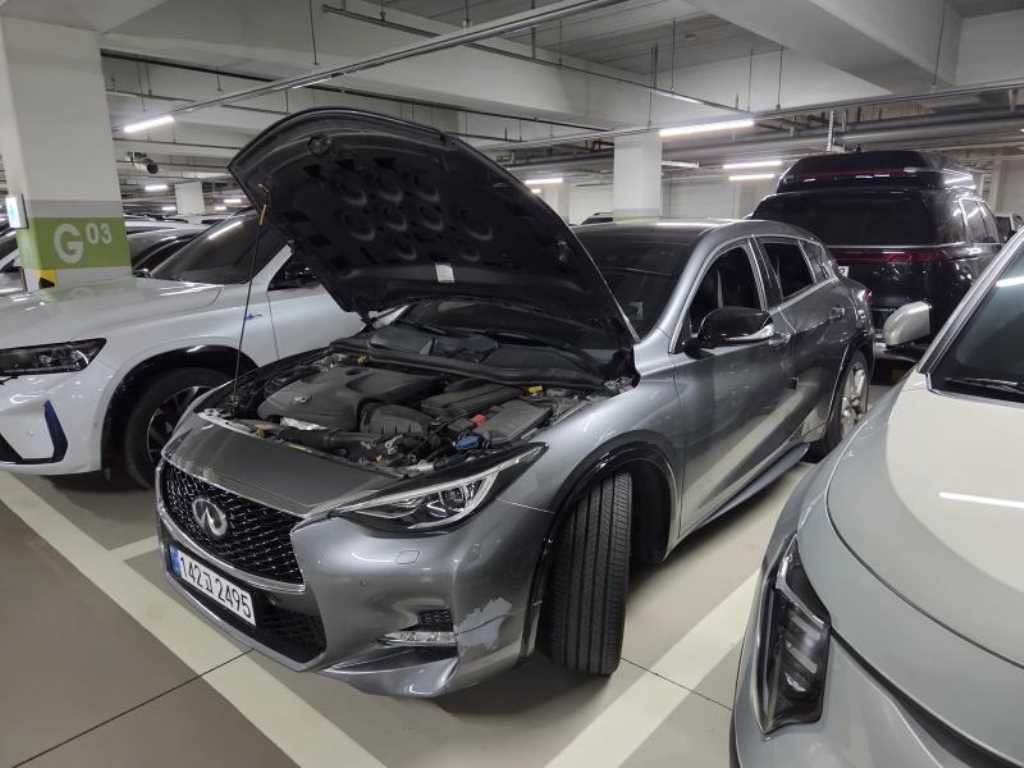 인피니티 Q Q30 2.0 프리미엄 이미지 3