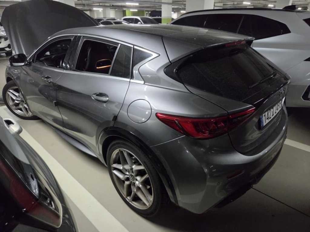 인피니티 Q Q30 2.0 프리미엄 이미지 5