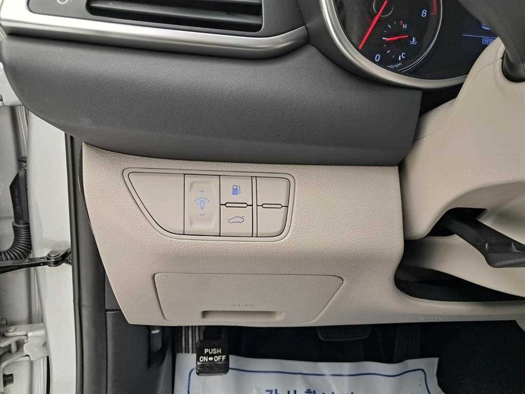 제네시스 G70 2.0T 어드밴스드 이미지 13