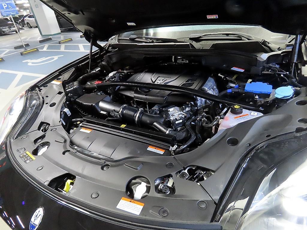 마세라티 그레칼레 2.0 AWD GT 이미지 19