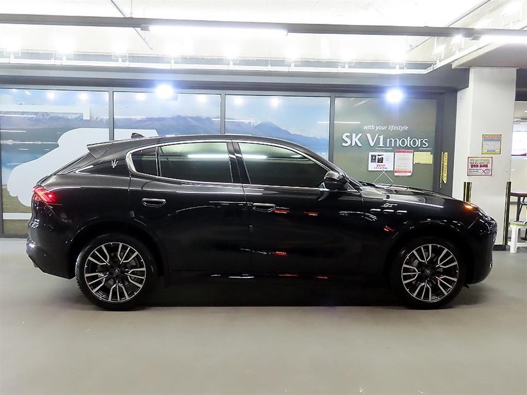마세라티 그레칼레 2.0 AWD GT 이미지 3