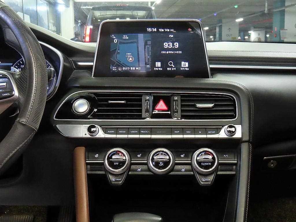 제네시스 G70 2.2D AWD 슈프림 이미지 11