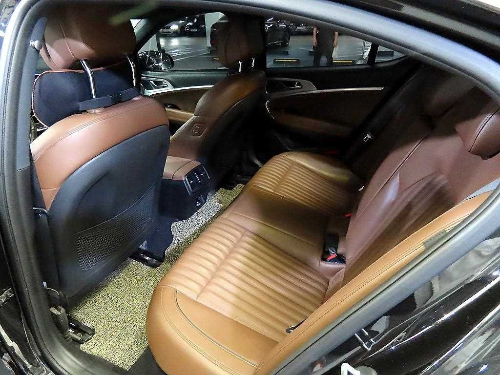 제네시스 G70 2.2D AWD 슈프림 이미지 7